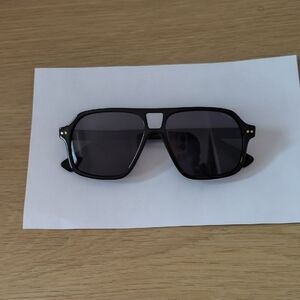 Black Oversized Aviator Sunglasses